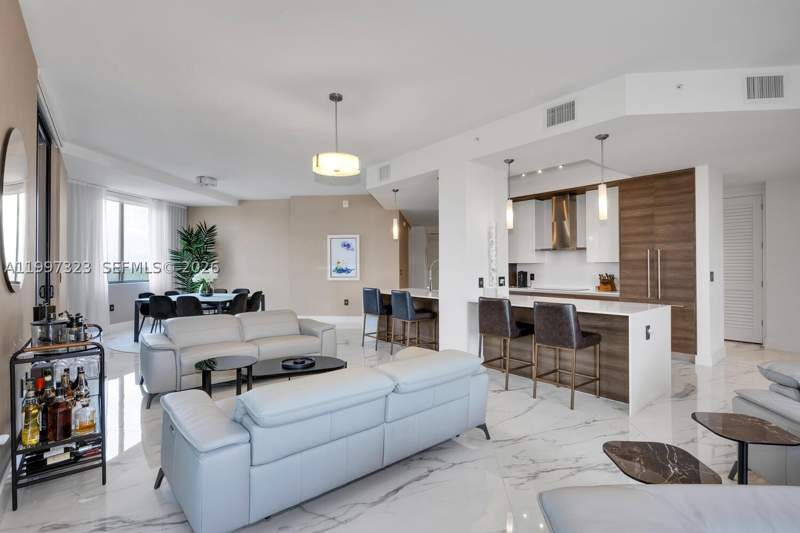 4 bedroom Condominium at 301 Altara Ave Lph914, Merrick Manor Condo, Coral Gables — photo 2