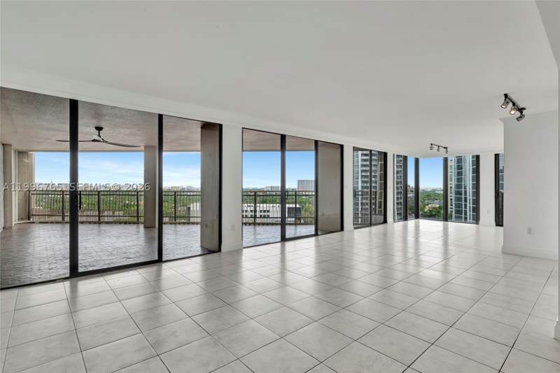 2 bedroom Condominium at 2901 S Bayshore Dr 16G, Yacht Harbour Condo, Miami — photo 2
