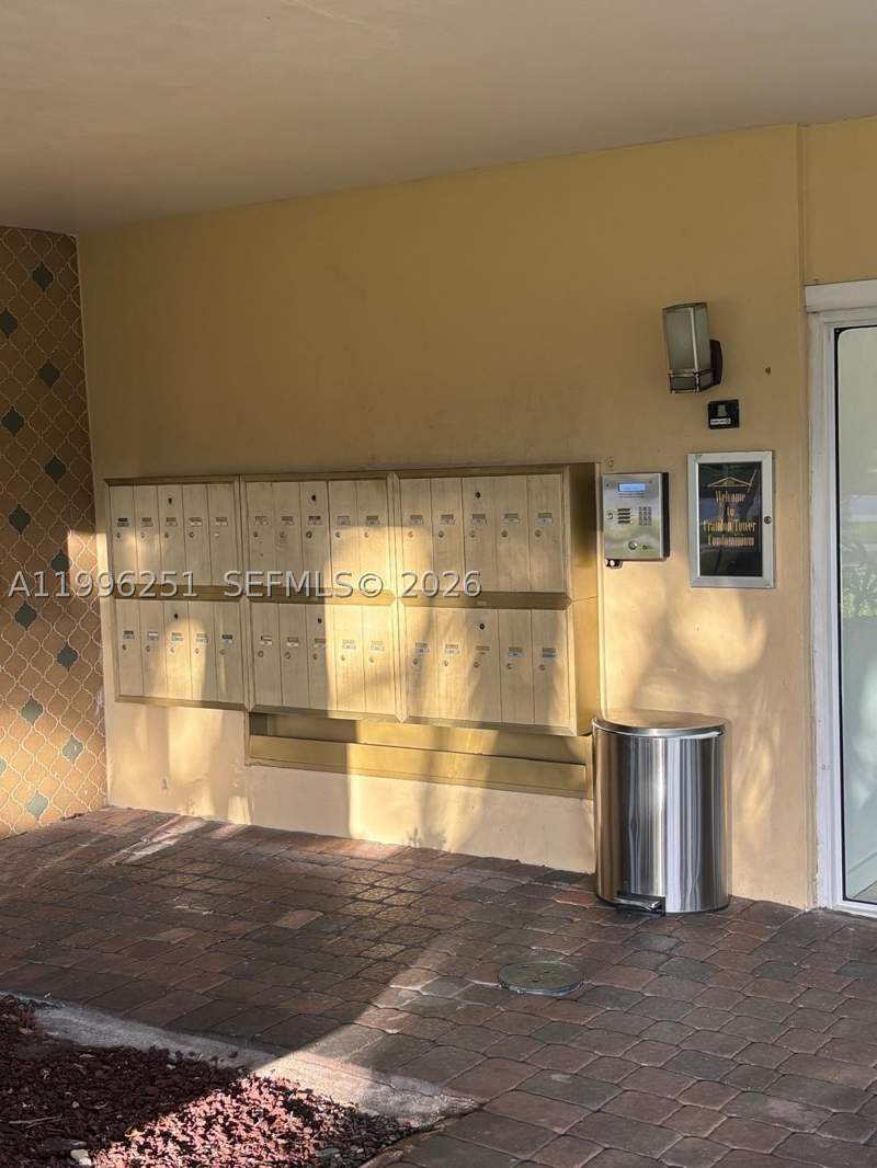 2 bedroom Condominium at 555 Crandon Blvd 43, Crandon Tower Condo, Key Biscayne — photo 2