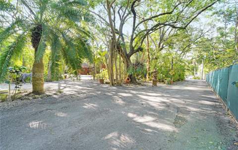 15425 SW 268th St, Homestead FL - photo 9 of 77