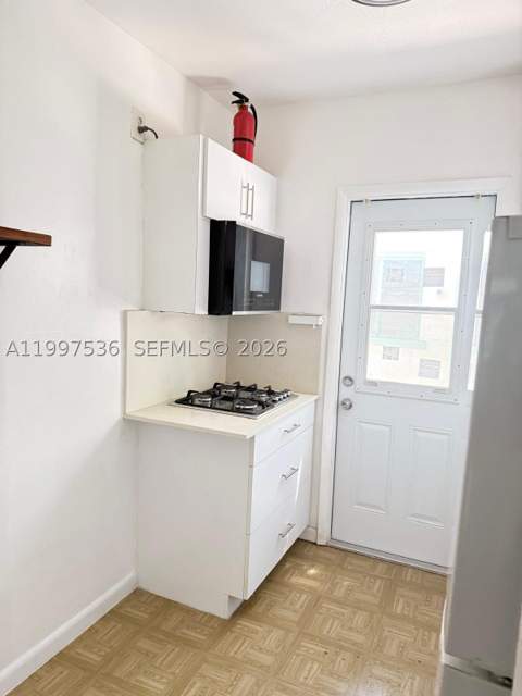 655 Meridian Ave 2, Miami Beach FL - photo 13 of 20