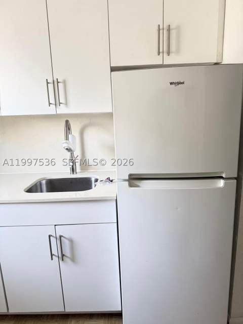 655 Meridian Ave 2, Miami Beach FL - photo 15 of 20