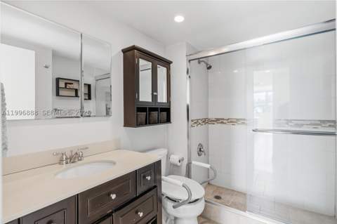 6450 Collins Ave 204, Miami Beach FL - photo 16 of 38