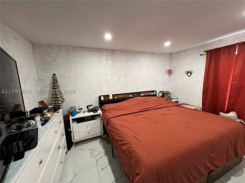 2 bedroom SingleFamilyResidence at 450 NW 4th Ave, Palmetto Addn To Homestea, Homestead — photo 4