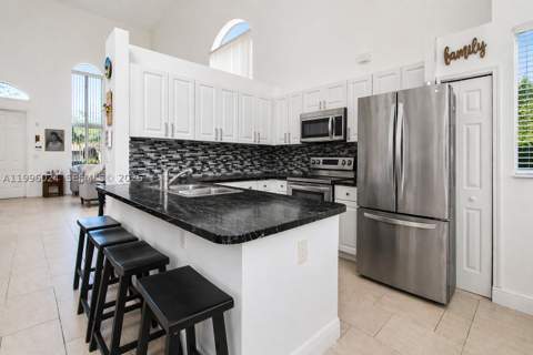 1910 SE 14th Cir, Homestead FL - photo 12 of 50