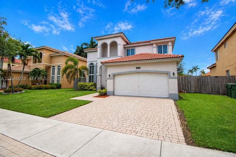 4 bedroom SingleFamilyResidence at 1910 SE 14th Cir, Keys Landing, Homestead — photo 3