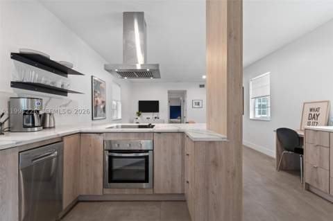 541 NE 62nd St 13, Miami FL - photo 13 of 34