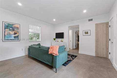 541 NE 62nd St 13, Miami FL - photo 9 of 34