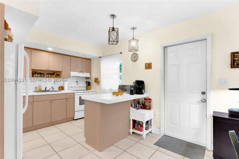 6133 SW 62nd Ter, South Miami FL - photo 9 of 46