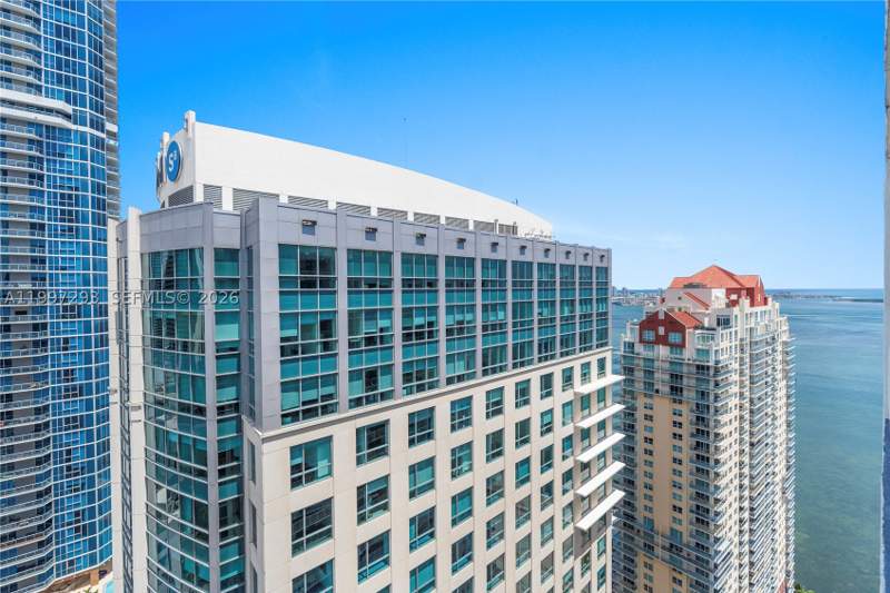 1 bedroom Condominium at 1200 Brickell Bay Dr Ph 4218, The Club At Brickell Bay, Miami — photo 2
