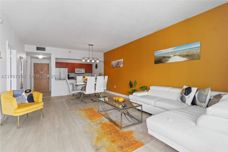 1 bedroom Condominium at 1200 Brickell Bay Dr Ph 4218, The Club At Brickell Bay, Miami — photo 5