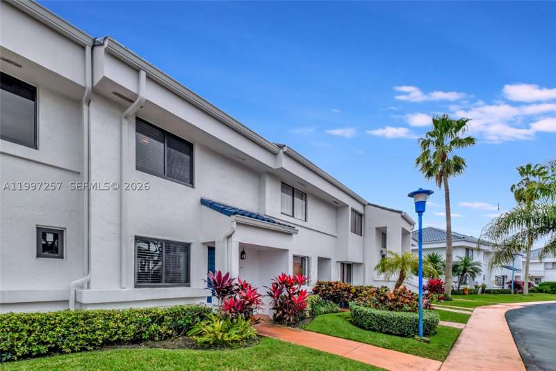 2 bedroom Townhouse at 21300 San Simeon Way K2, San Simeon The Calif Club, Miami — photo 2