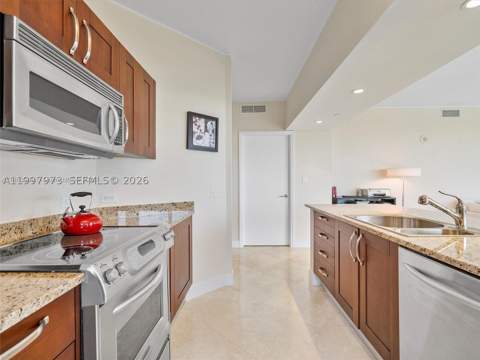 20000 E Country Club Dr 1102, Aventura FL - photo 8 of 38