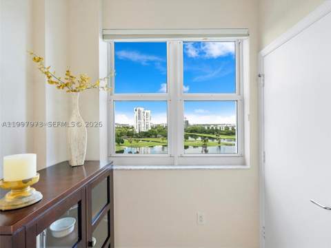 20000 E Country Club Dr 1102, Aventura FL - photo 9 of 38