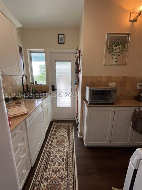 1004 Pennsylvania Ave 15, Miami Beach FL - photo 11 of 25
