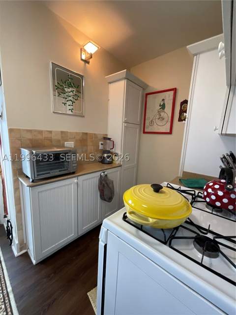 1004 Pennsylvania Ave 15, Miami Beach FL - photo 12 of 25