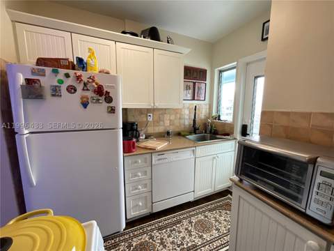 1004 Pennsylvania Ave 15, Miami Beach FL - photo 14 of 25