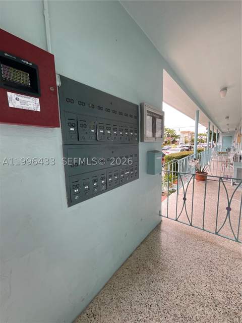 1004 Pennsylvania Ave 15, Miami Beach FL - photo 6 of 25