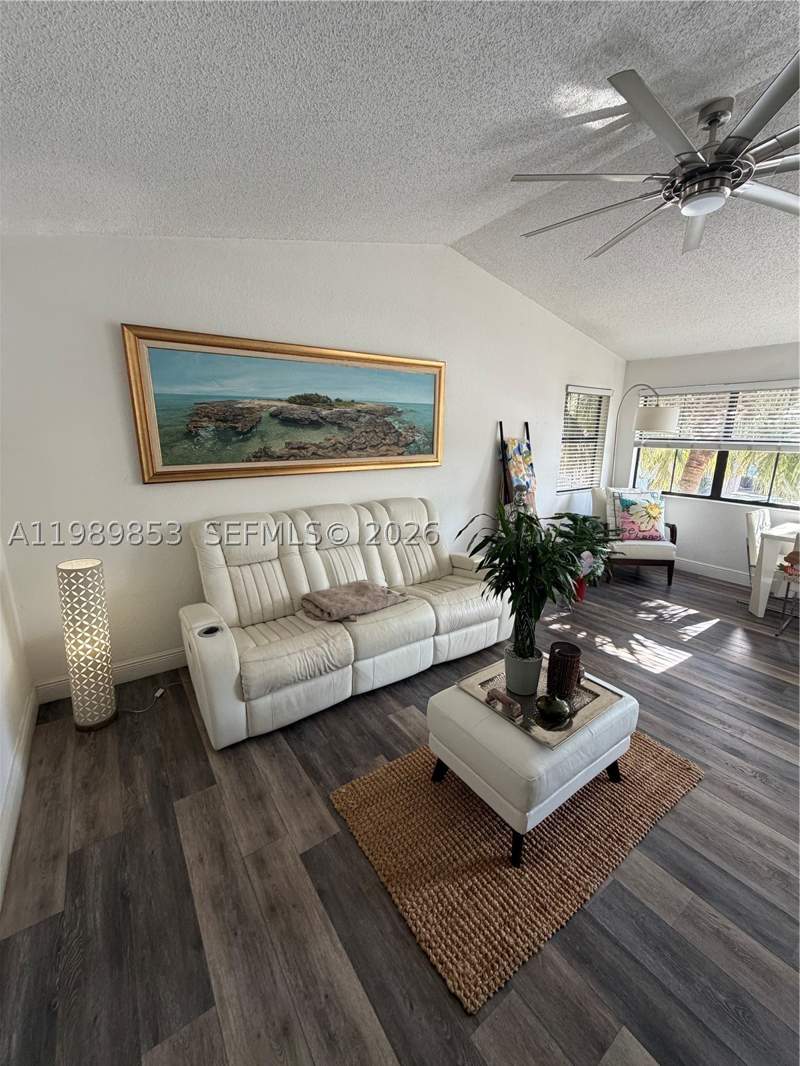 1 bedroom Condominium at 10670 SW 156th Pl 308, Vista Lago At The Hammock, Miami — photo 4