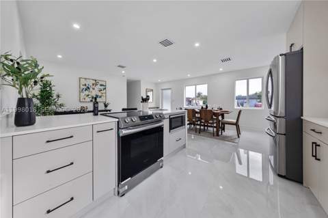 651 NW 9th St, Homestead FL - photo 6 of 16