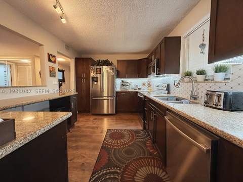 605 Ives Dairy Rd 205-7, Miami FL - photo 16 of 62