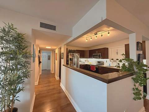 605 Ives Dairy Rd 205-7, Miami FL - photo 19 of 62