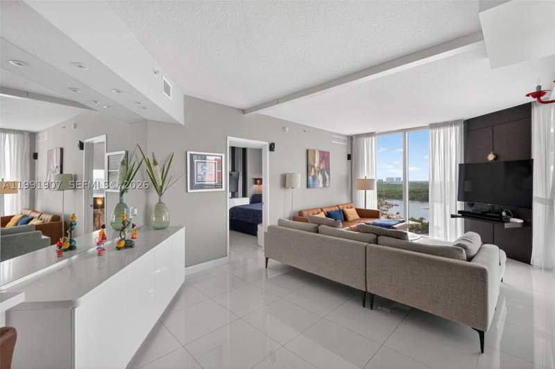 3 bedroom Condominium at 250 Sunny Isles Blvd 3-1804, St Tropez On The Bay III, Sunny Isles Beach — photo 5