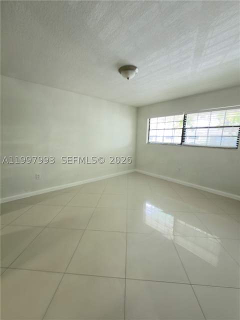 907 NE 199th St 204, Miami FL - photo 16 of 33