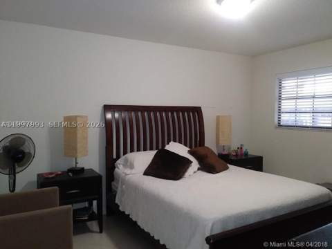 907 NE 199th St 204, Miami FL - photo 17 of 33