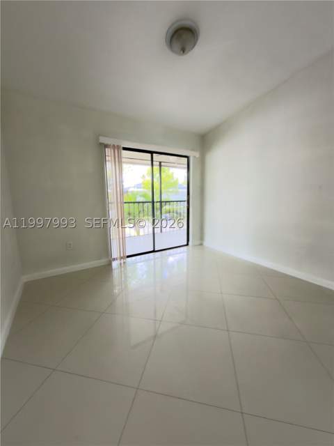 907 NE 199th St 204, Miami FL - photo 24 of 33