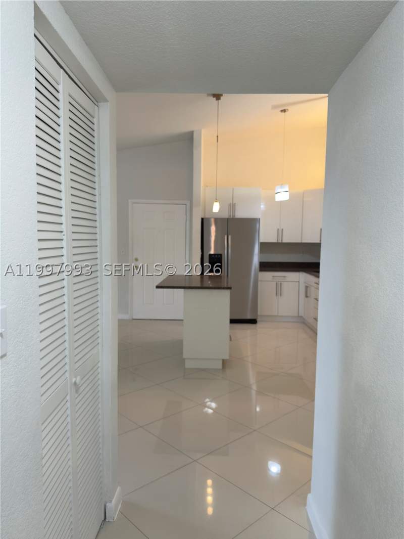 2 bedroom Condominium at 907 NE 199th St 204, Carmel At Calif Club Cond, Miami — photo 3