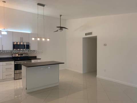 907 NE 199th St 204, Miami FL - photo 9 of 33
