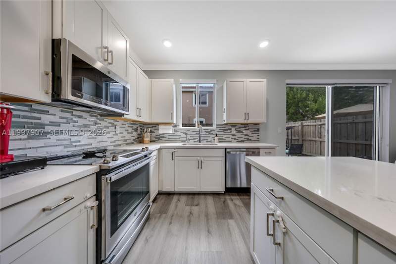 4 bedroom Townhouse at 1079 SE 23rd Ter, Towns At Seascape, Homestead — photo 4