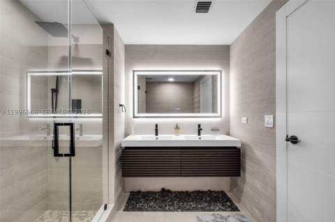 244 Biscayne Blvd 239, Miami FL - photo 20 of 33
