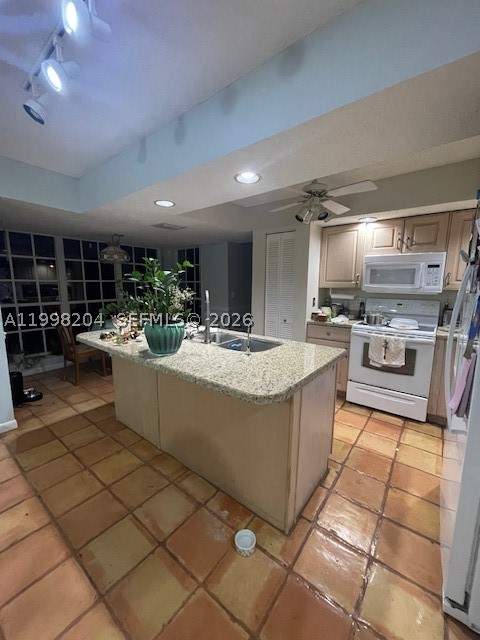 4 bedroom SingleFamilyResidence at 1350 S Fieldlark Ln, Homestead Lakes Tennessee, Homestead — photo 3