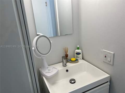 6545 Indian Creek Dr 506, Miami Beach FL - photo 8 of 28