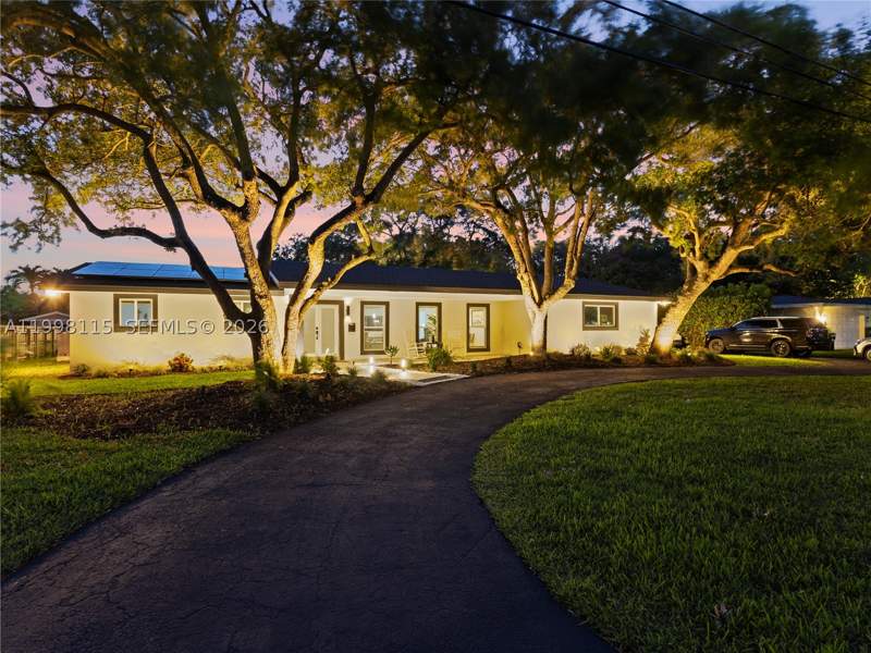 4 bedroom SingleFamilyResidence at 16400 SW 80th Ave, The Oaks, Palmetto Bay — photo 2