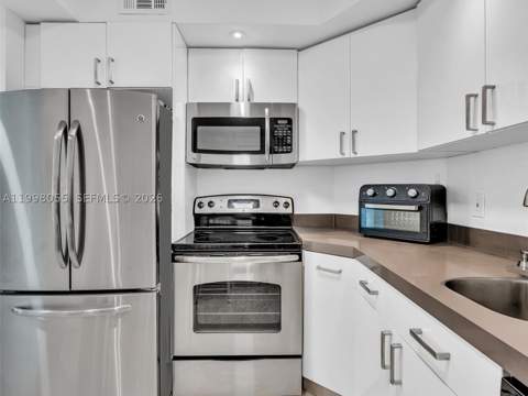 500 Bayview Dr 1132, Sunny Isles Beach FL - photo 14 of 71