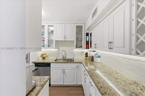 550 Ocean Drive 3H, Key Biscayne FL - photo 24 of 34