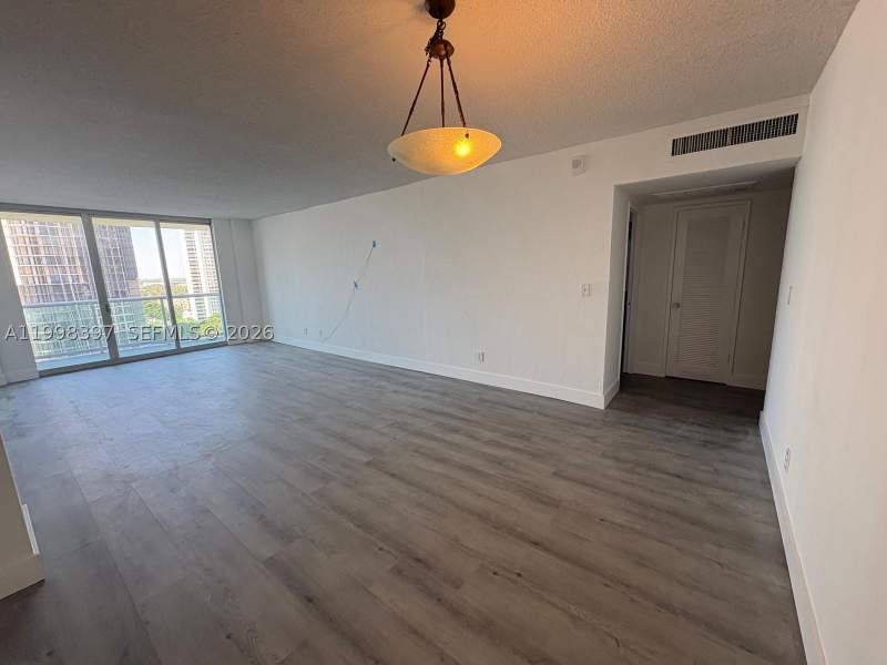 1 bedroom Condominium at 19390 Collins Ave 1623, Oceanview Building A Cond, Sunny Isles Beach — photo 5