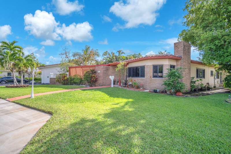 3 bedroom SingleFamilyResidence at 11490 W Biscayne Canal Road, Yancey Sub, Miami — photo 3