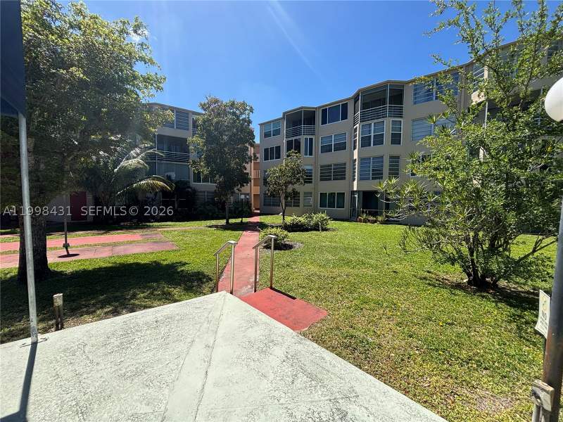 1 bedroom Condominium at 1501 NE 191st St C211, Rolling Green Condo C, Miami — photo 2