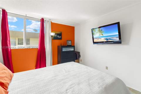 840 NW 87th Ave 405, Miami FL - photo 16 of 39