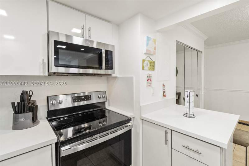 2 bedroom Condominium at 840 NW 87th Ave 405, Pinebark Condo No 2 - Bld, Miami — photo 4