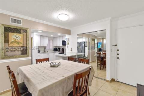 840 NW 87th Ave 405, Miami FL - photo 8 of 39