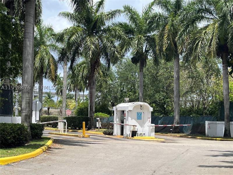 2 bedroom Condominium at 494 NW 165th St Rd C-601, Montecarlo Condo, Miami — photo 3