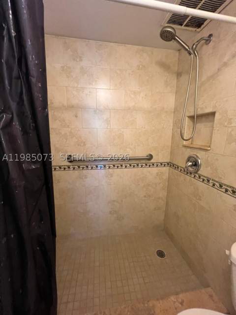 1900 W 68th St D207, Hialeah FL - photo 21 of 35