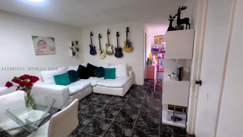 1 bedroom Condominium at 1900 W 68th St D207, Los Arboles Condo, Hialeah — photo 4