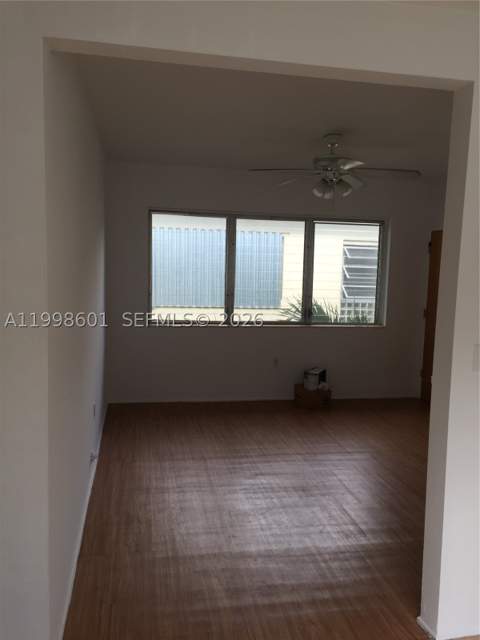 4740 Pine Tree Dr 26, Miami Beach FL - photo 10 of 11