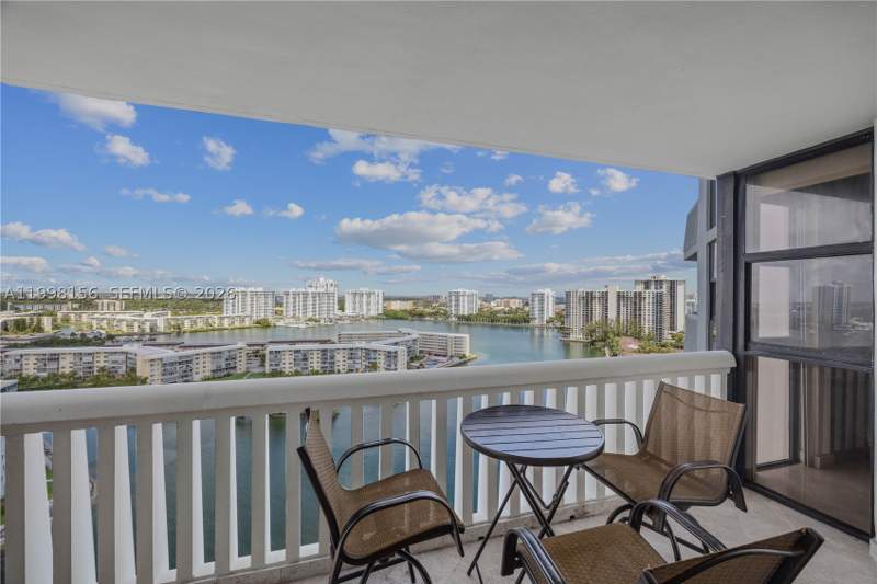 2 bedroom Condominium at 1000 W Island Blvd 1910, 1000 ISL BLVD WILLIAMS IS, Aventura — photo 3